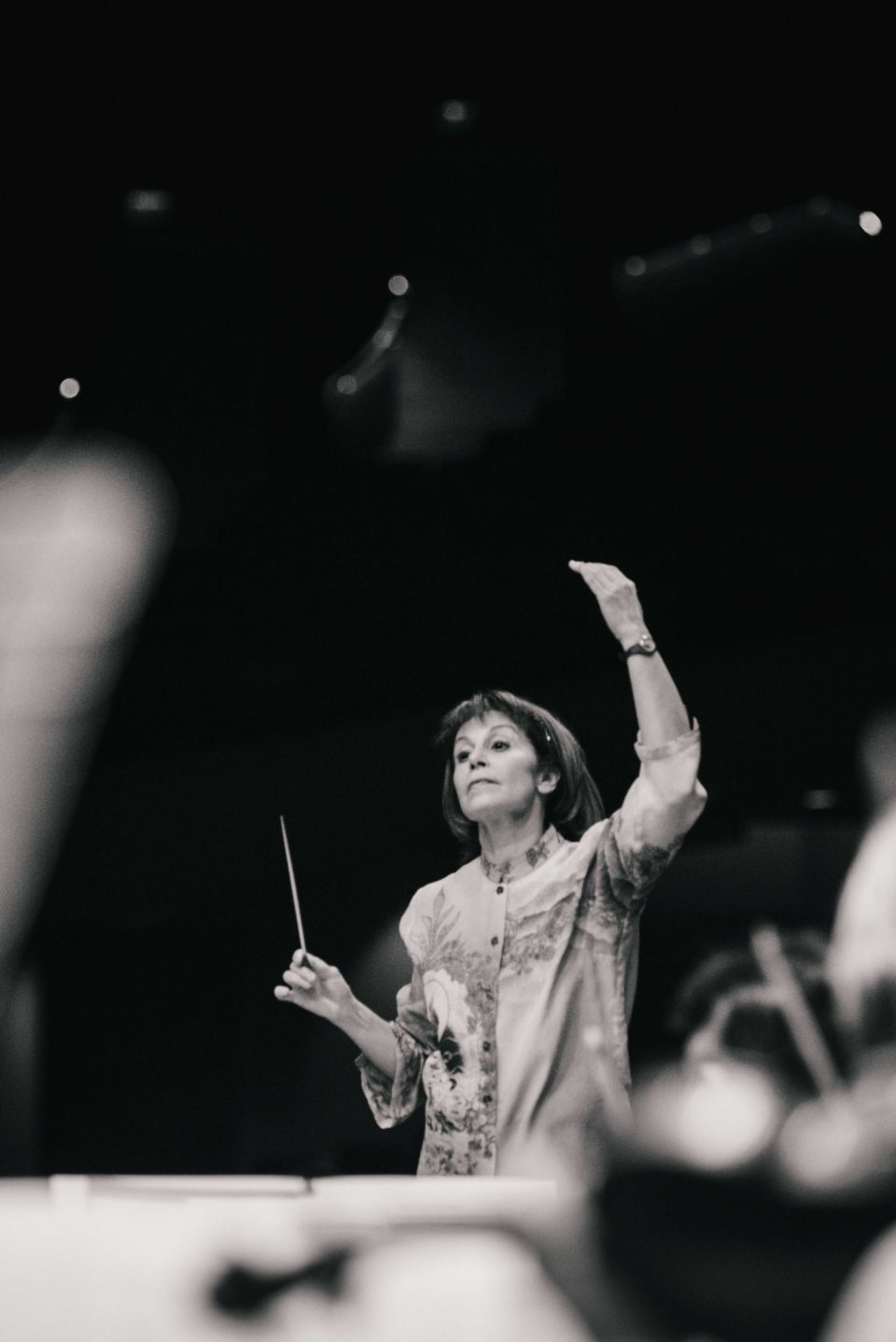 JoAnn Falletta conducting